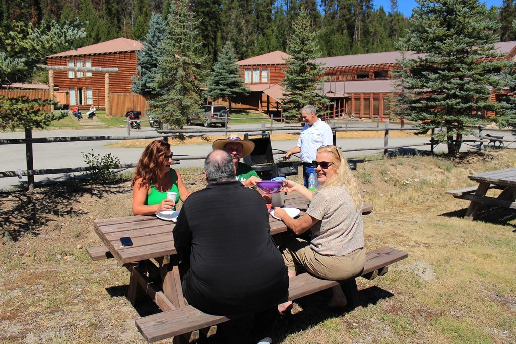 The Lodge At Lolo Hot Springs Luaran gambar